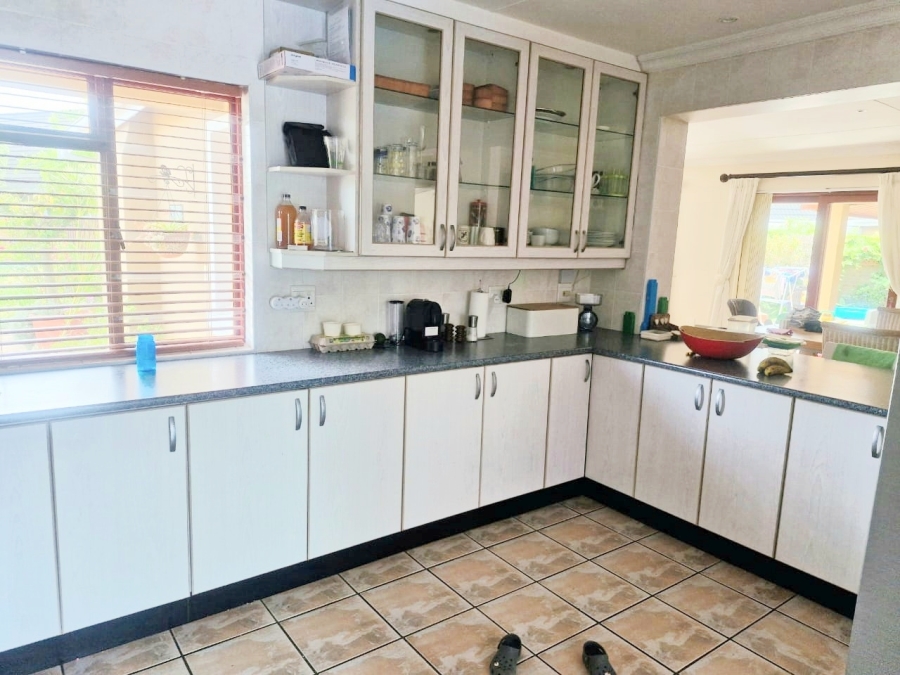 To Let 3 Bedroom Property for Rent in The Island Western Cape